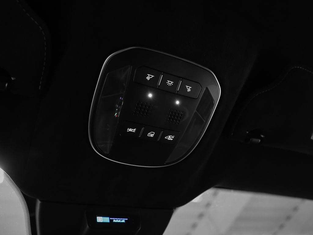 2022 Ferrari 812 Competizione Base