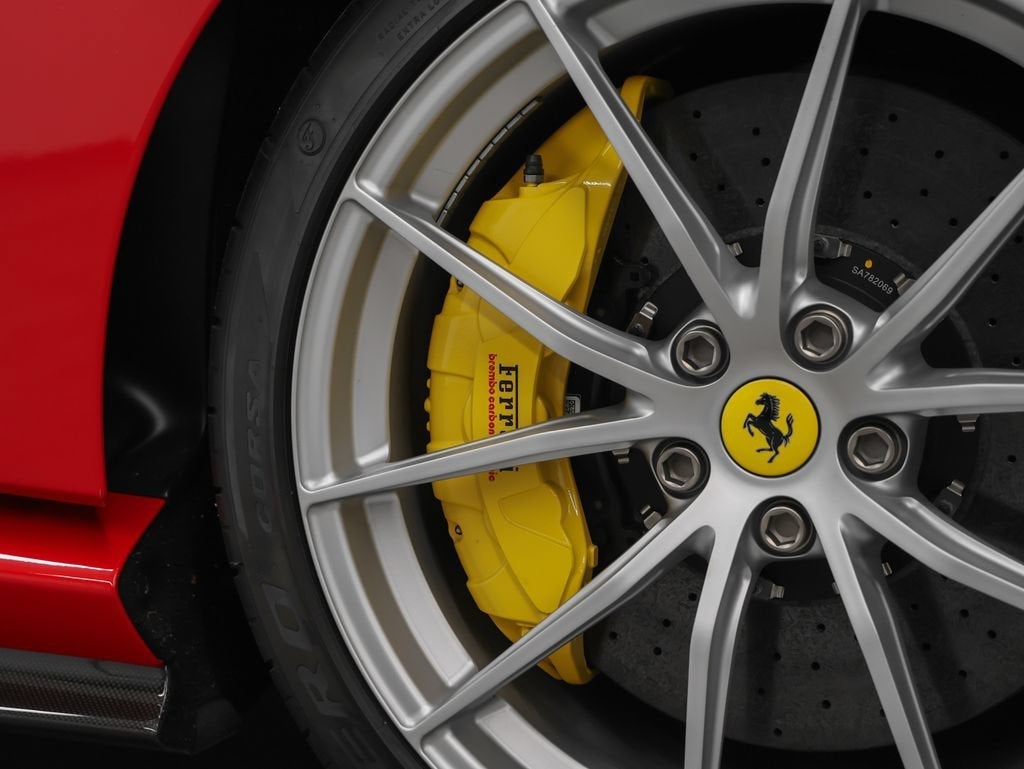 2023 Ferrari 812 Competizione Base