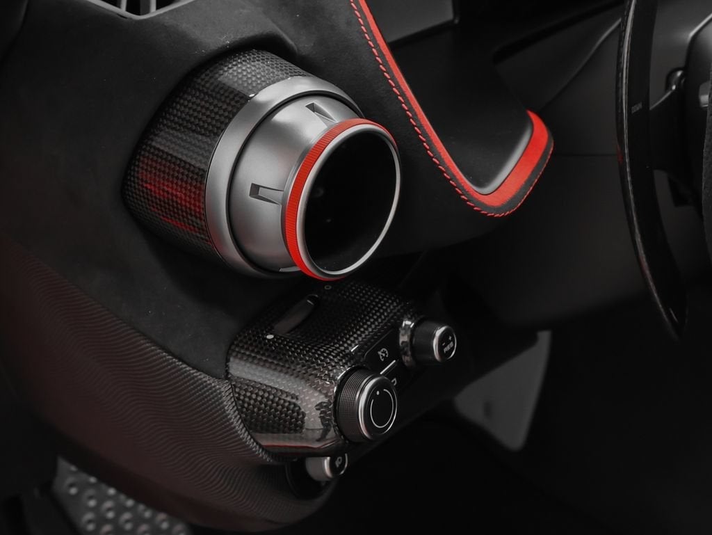 2023 Ferrari 812 Competizione Base