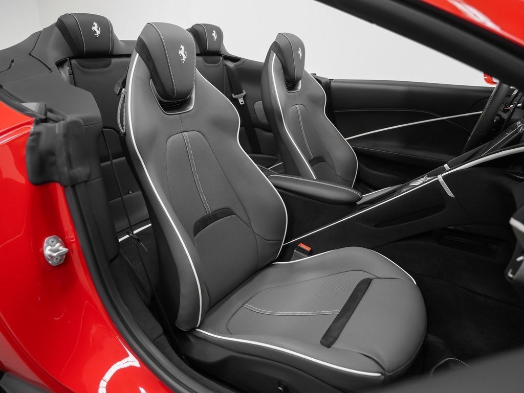 2024 Ferrari Roma Spider Base