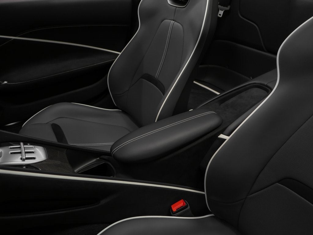 2024 Ferrari Roma Spider Base