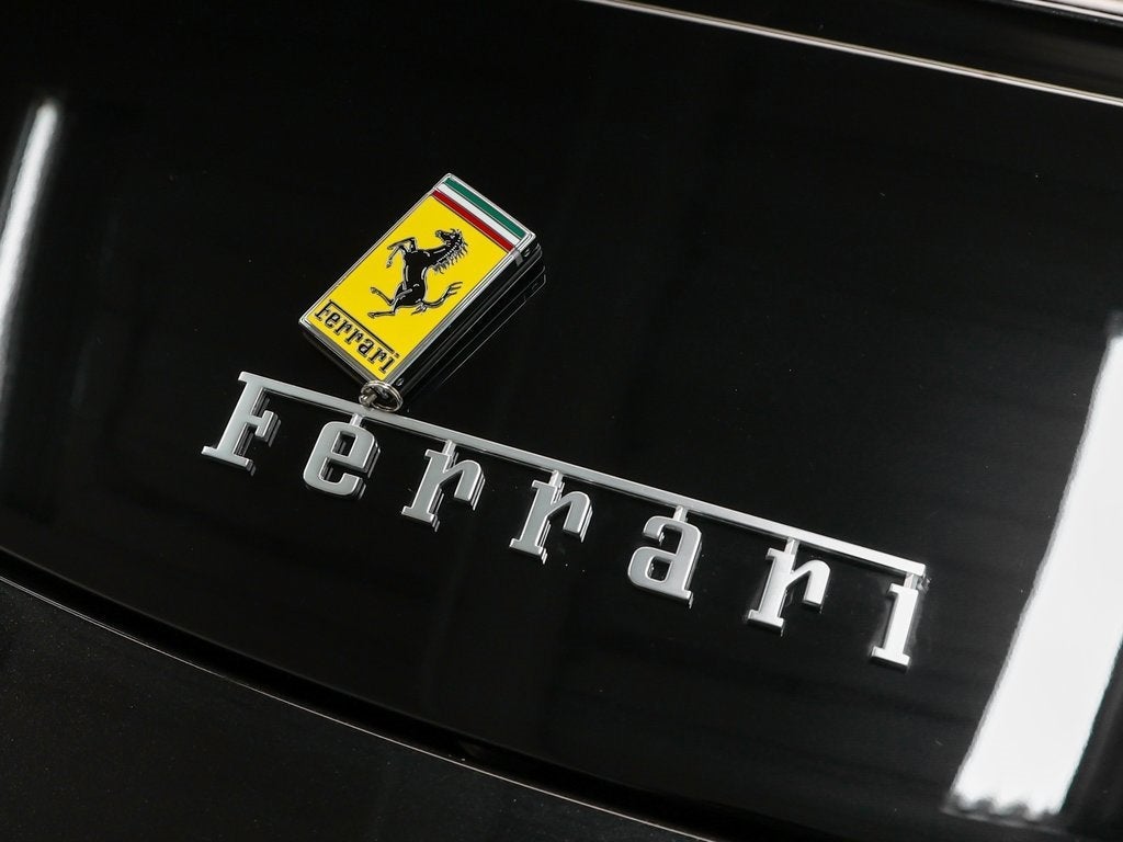 2025 Ferrari Roma Spider Base