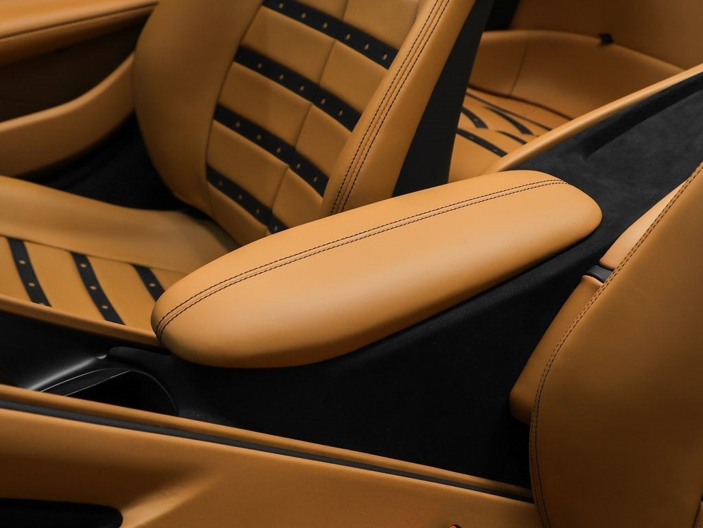 2025 Ferrari Roma Spider Base