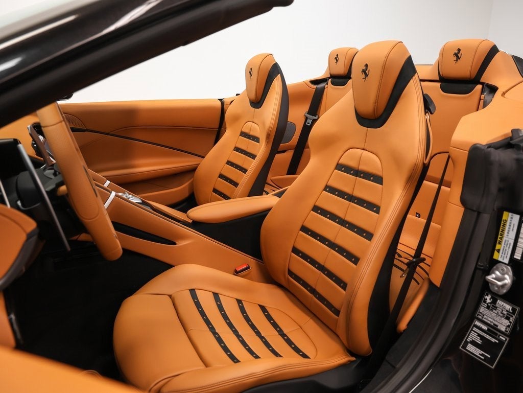 2025 Ferrari Roma Spider Base