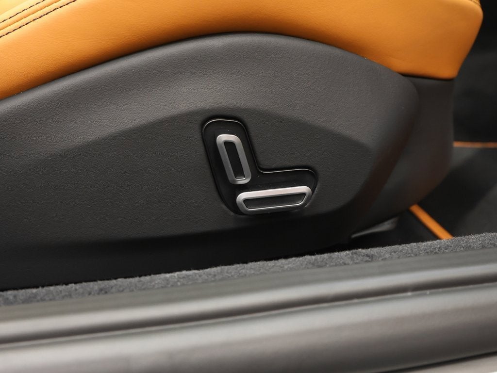 2025 Ferrari Roma Spider Base