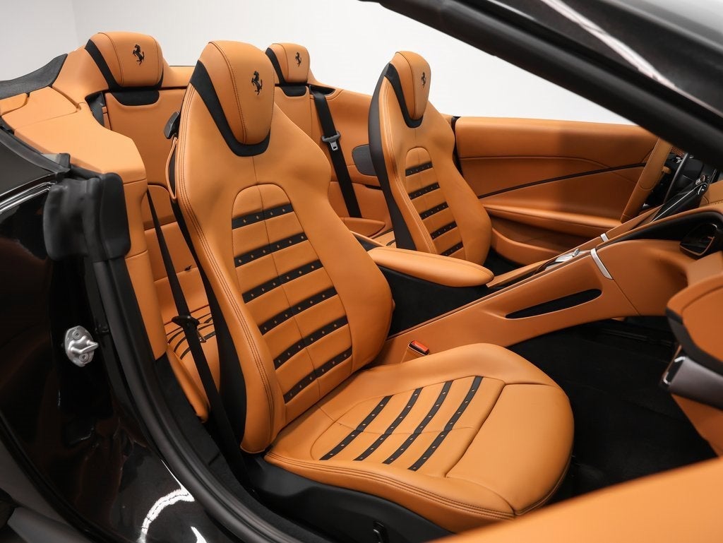 2025 Ferrari Roma Spider Base