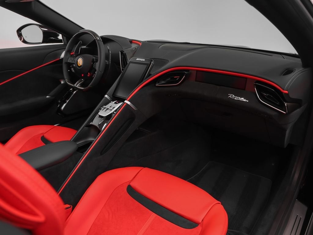 2025 Ferrari Roma Spider Base