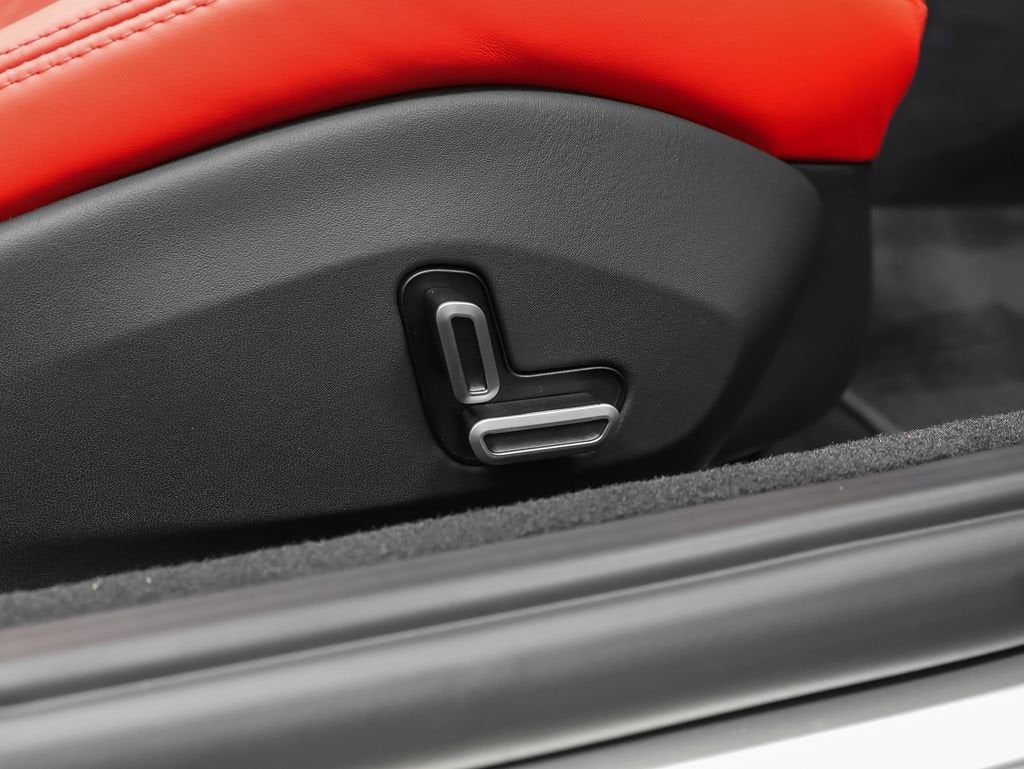 2025 Ferrari Roma Spider Base
