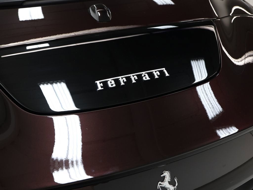 2025 Ferrari Roma Spider Base