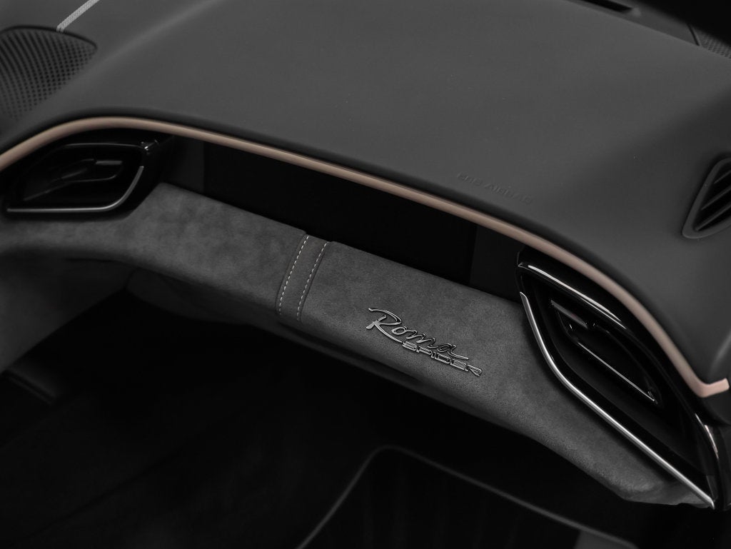 2024 Ferrari Roma Spider Base