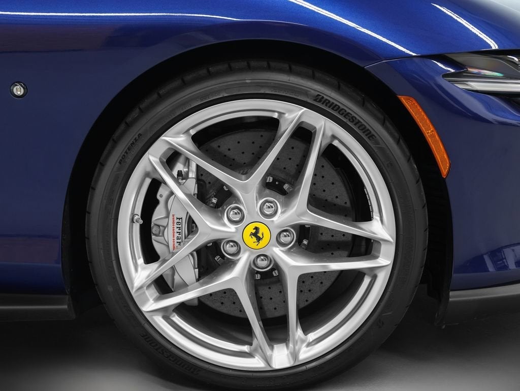 2025 Ferrari Roma Spider Base