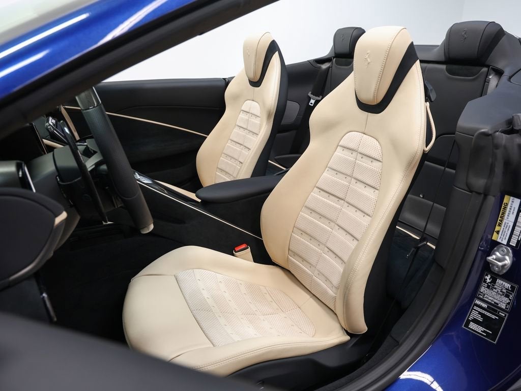 2025 Ferrari Roma Spider Base