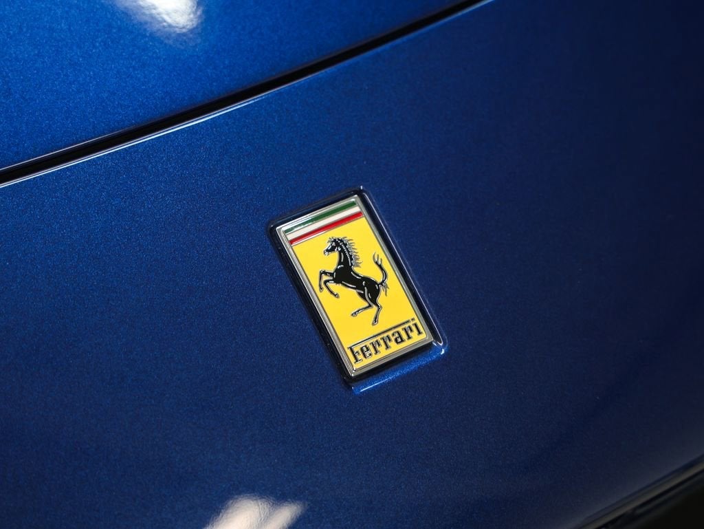 2025 Ferrari Roma Spider Base