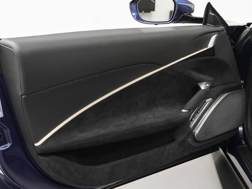 2025 Ferrari Roma Spider Base