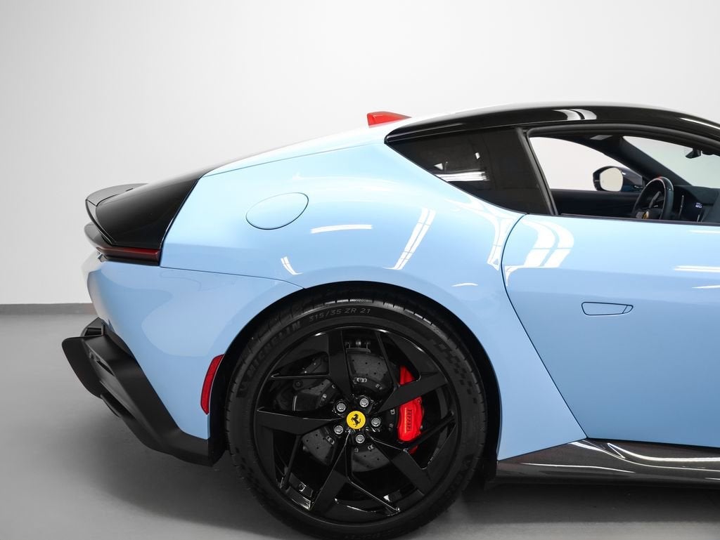 2025 Ferrari 12Cilindri Base