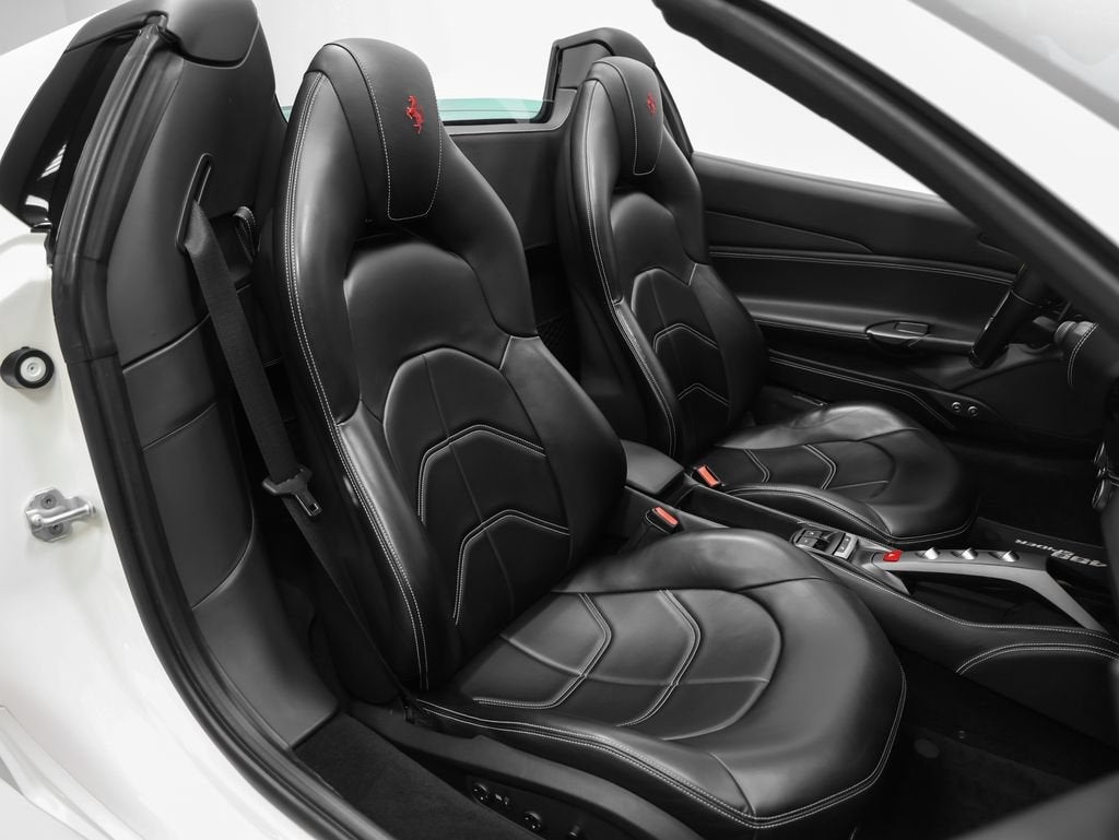 2018 Ferrari 488 Spider Base