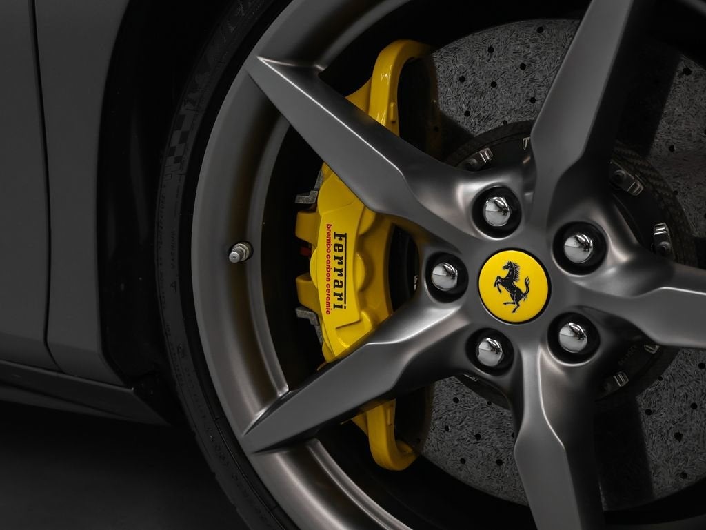 2019 Ferrari 488 Spider Base