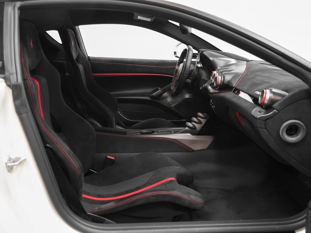 2016 Ferrari F12tdf Base