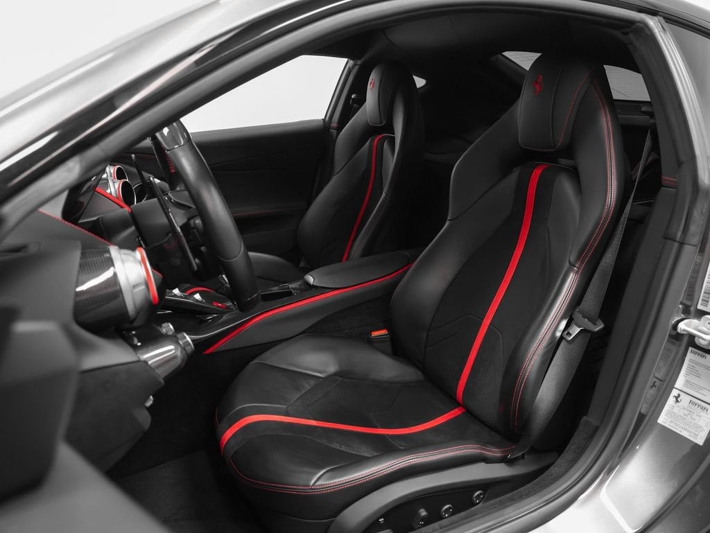2019 Ferrari 812 Superfast Base