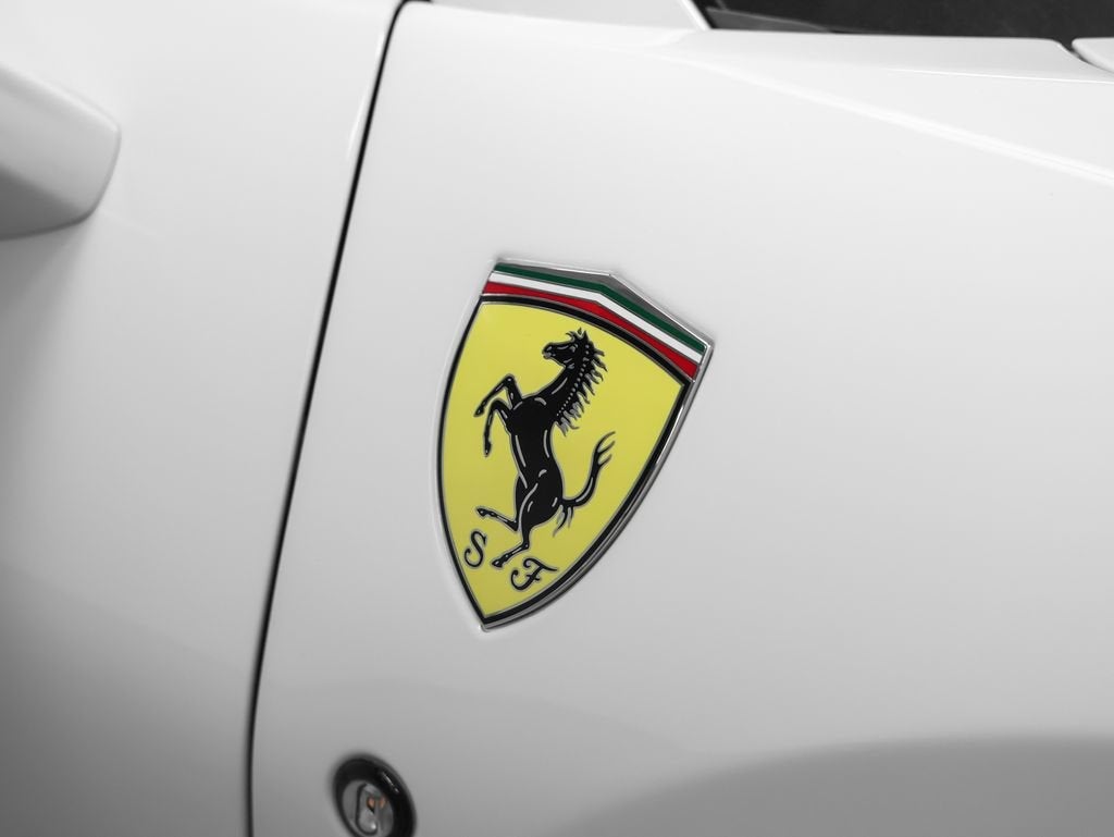 2022 Ferrari F8 Spider Base