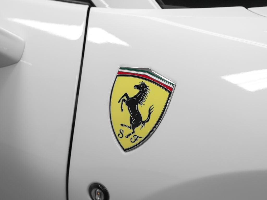 2022 Ferrari F8 Spider Base