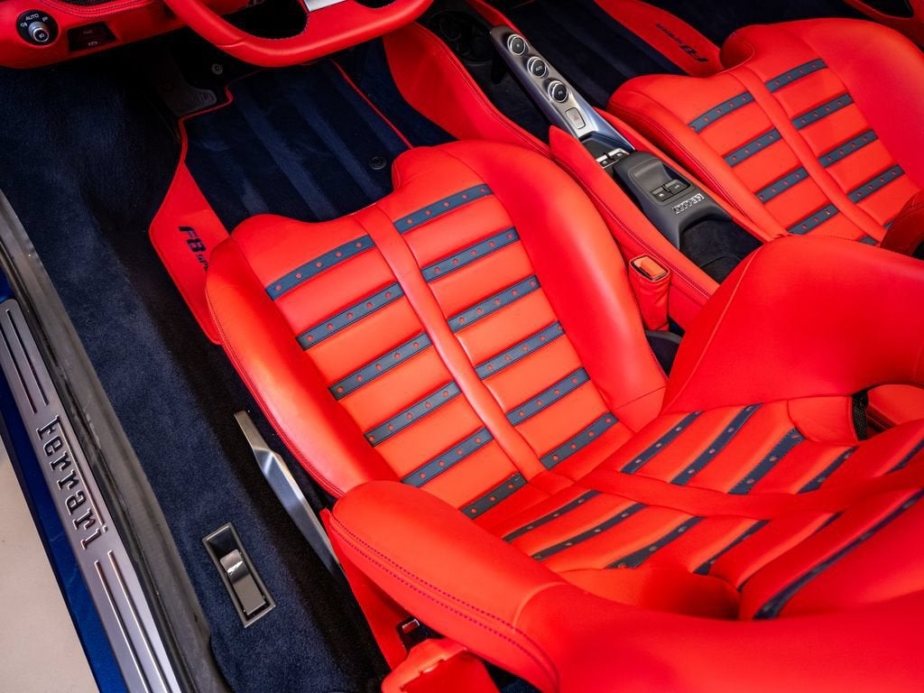 2022 Ferrari F8 Spider Base