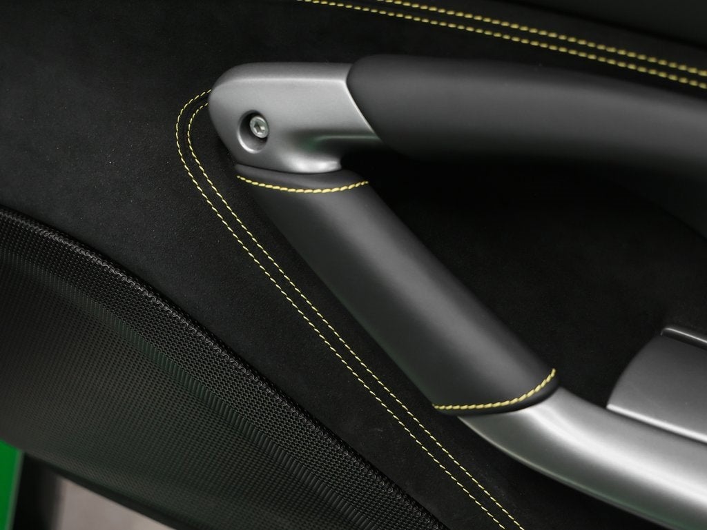 2023 Ferrari F8 Spider Base