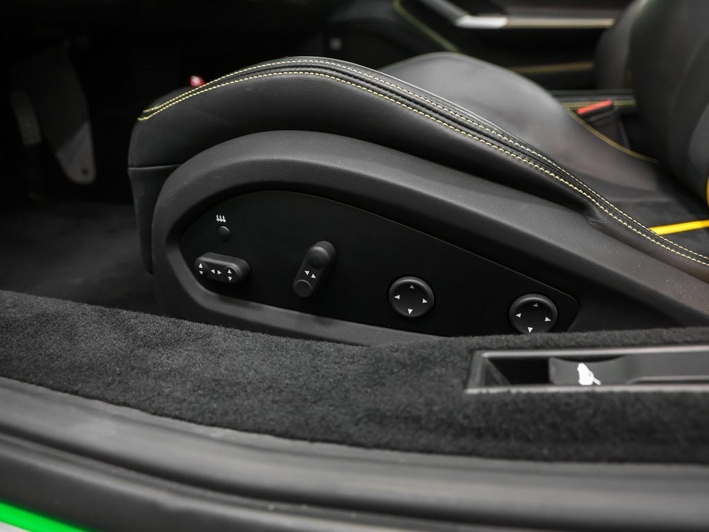 2023 Ferrari F8 Spider Base