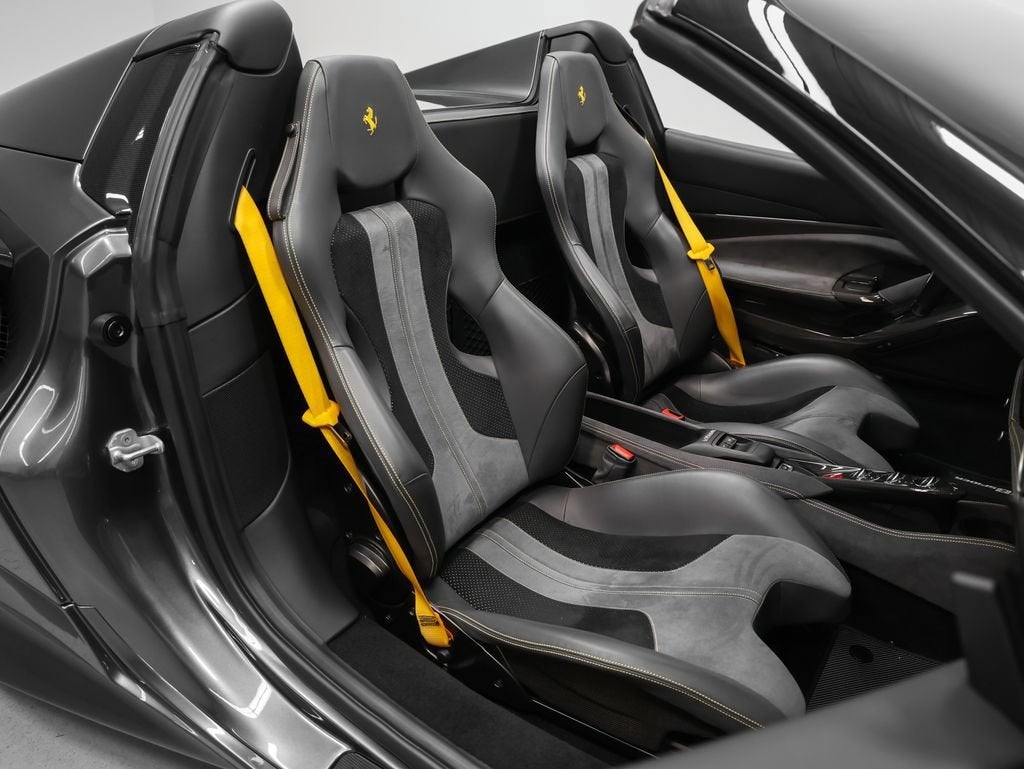 2022 Ferrari F8 Spider Base
