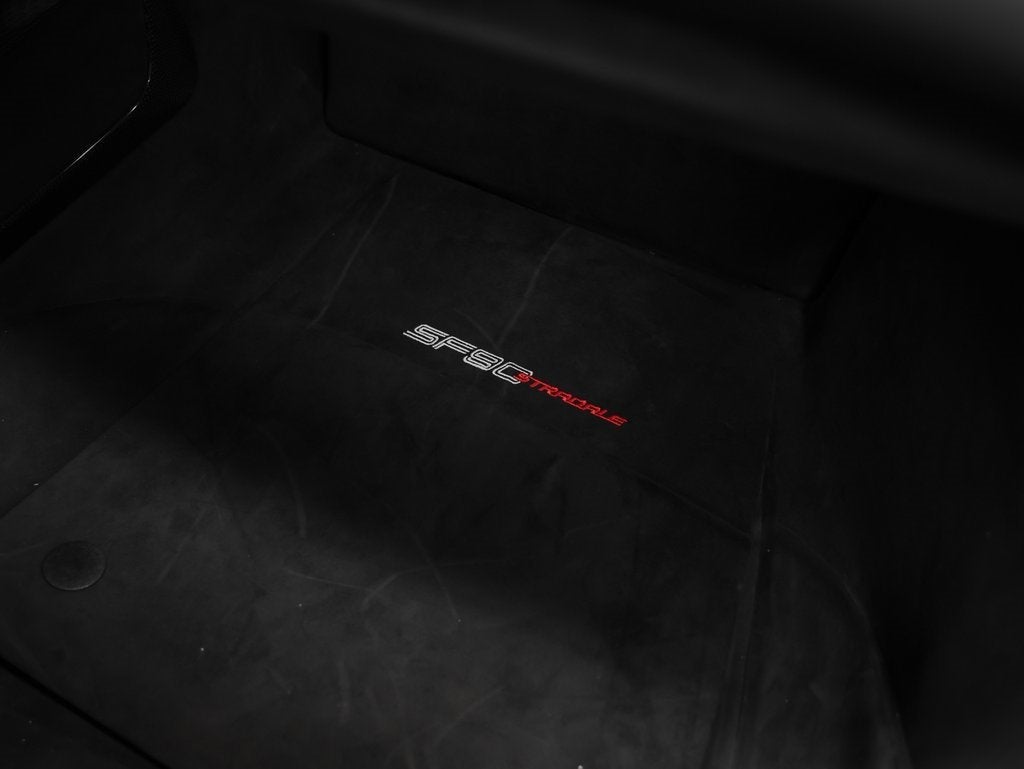 2022 Ferrari SF90 Stradale Base