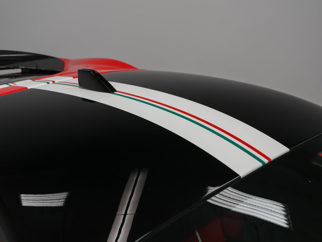2023 Ferrari SF90 Stradale Base