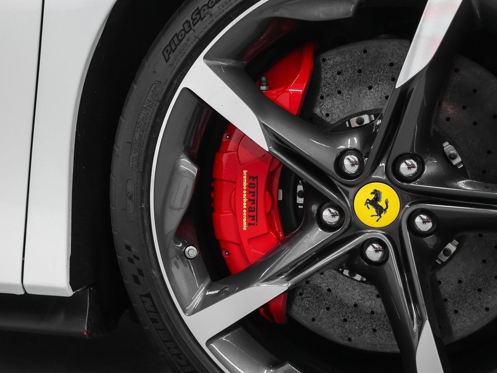 2023 Ferrari SF90 Stradale Base