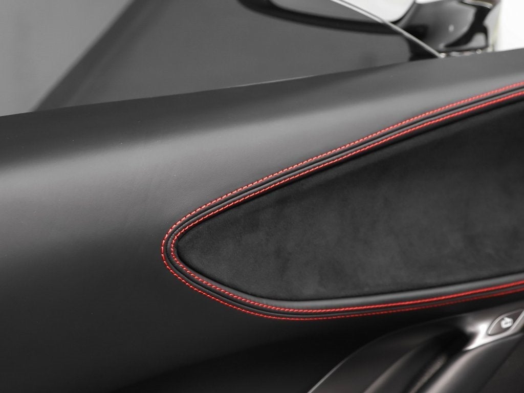 2023 Ferrari SF90 Stradale Base