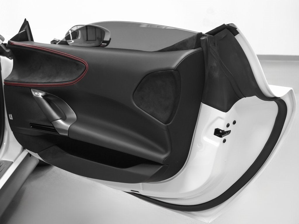 2023 Ferrari SF90 Stradale Base