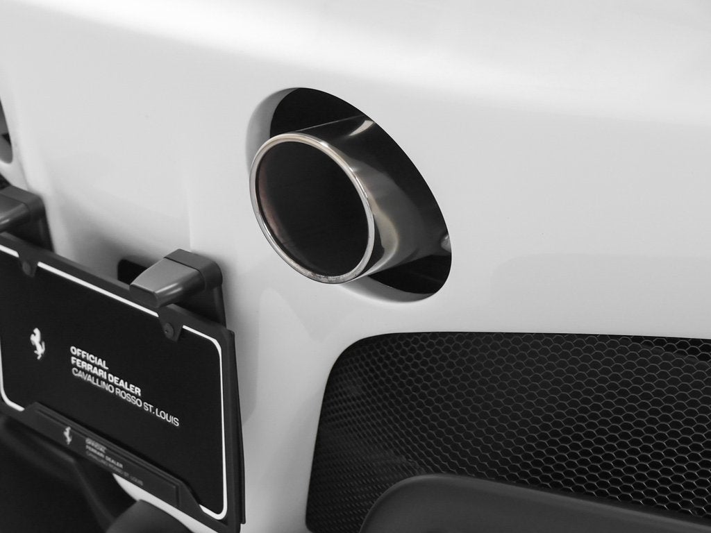 2023 Ferrari SF90 Stradale Base