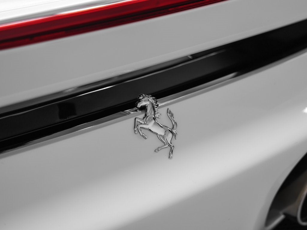 2023 Ferrari SF90 Stradale Base