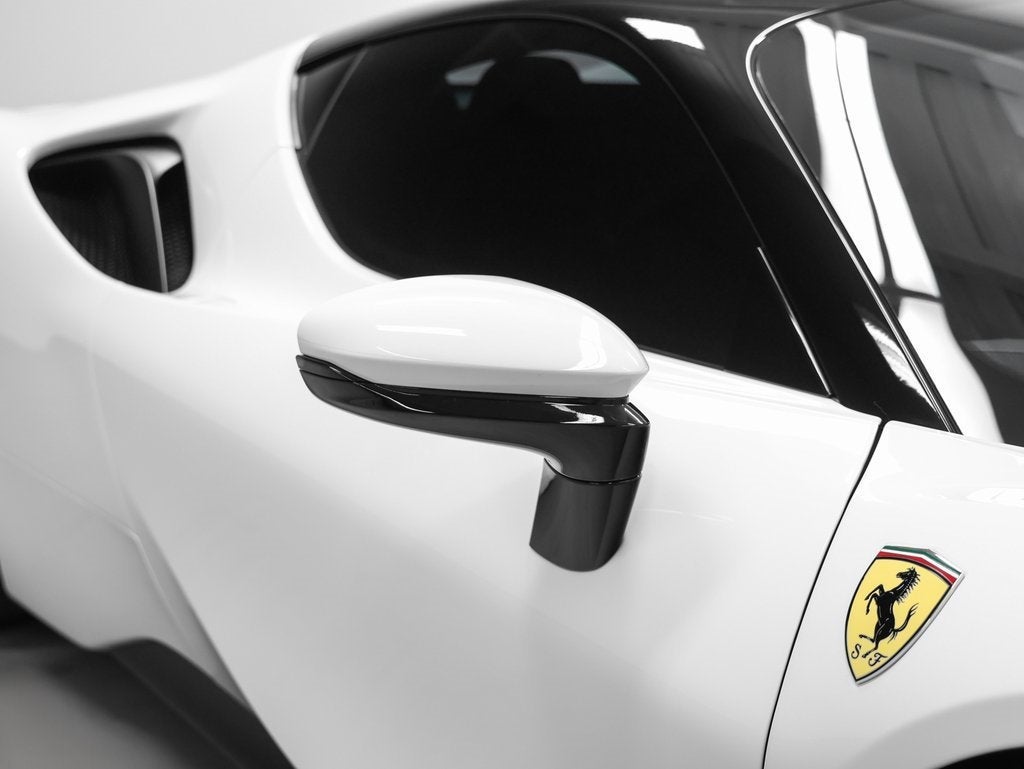 2023 Ferrari SF90 Stradale Base