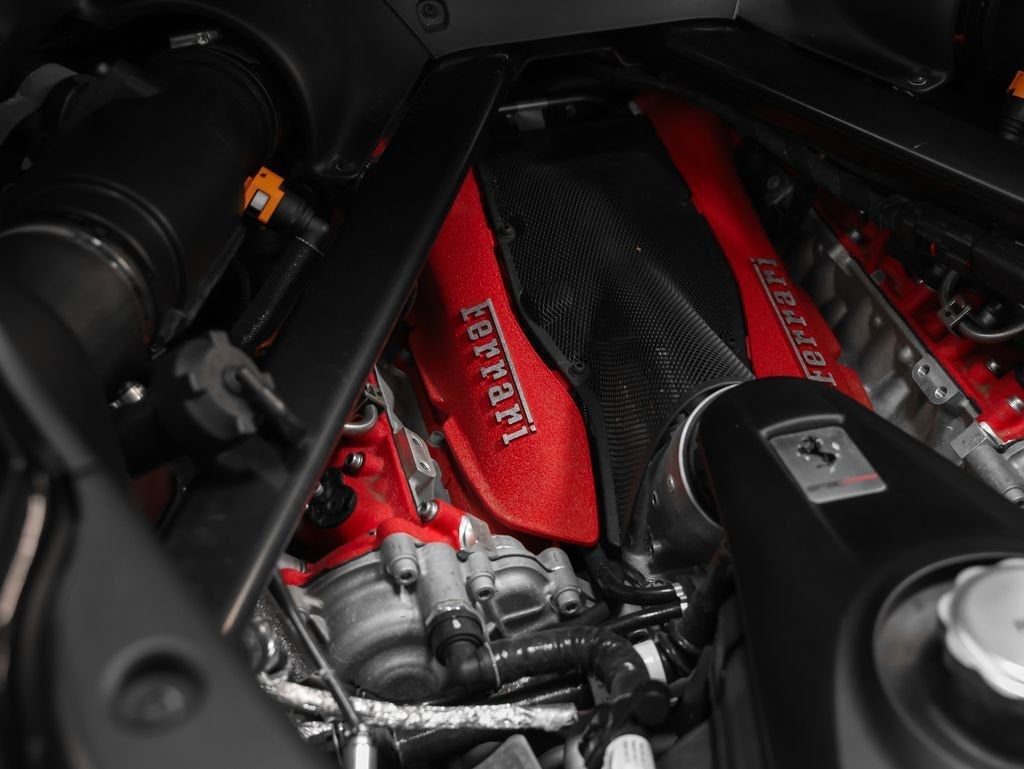 2023 Ferrari SF90 Stradale Base