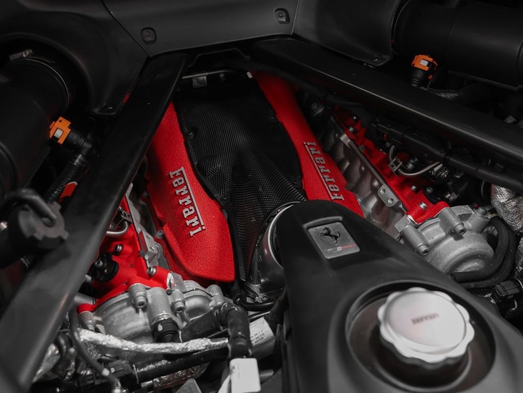 2023 Ferrari SF90 Stradale Base