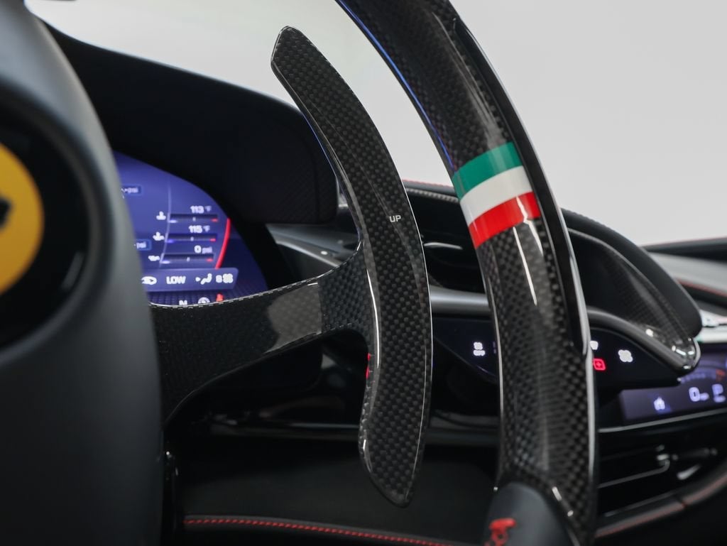 2023 Ferrari SF90 Stradale Base