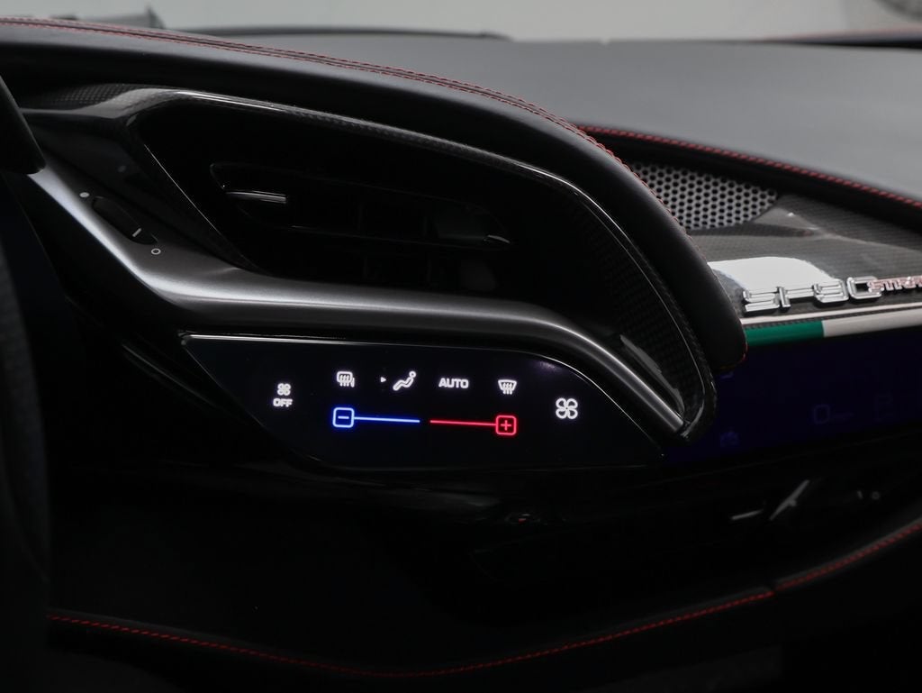 2023 Ferrari SF90 Stradale Base