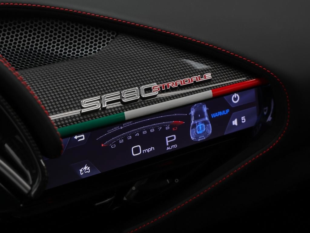 2023 Ferrari SF90 Stradale Base