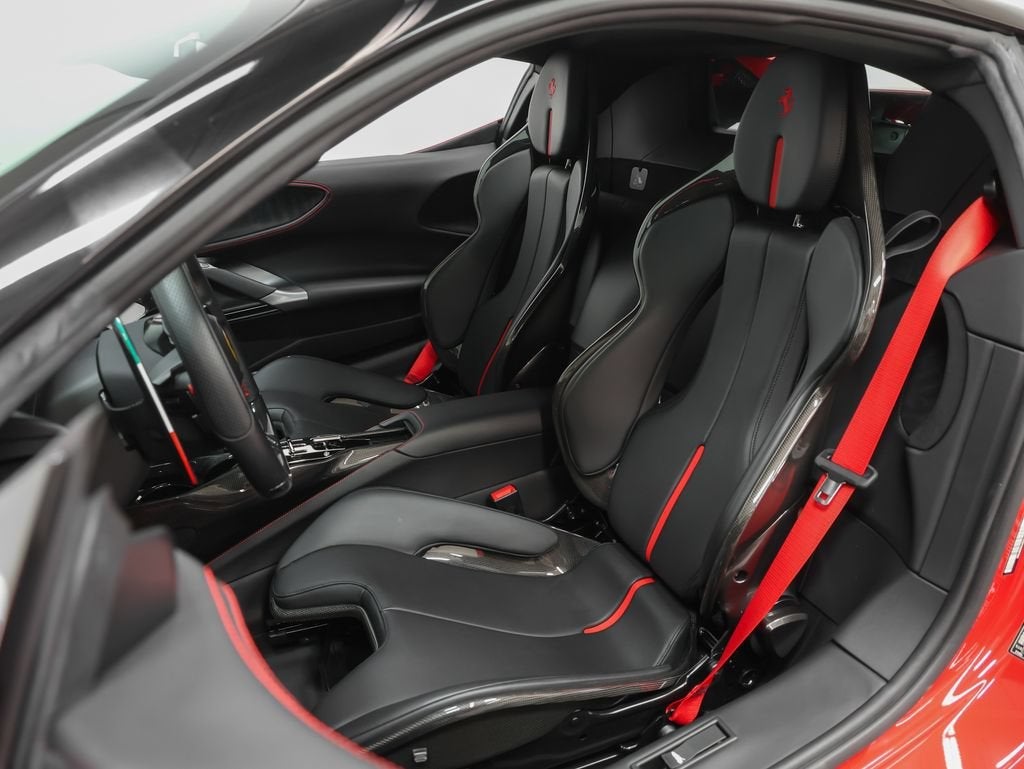2023 Ferrari SF90 Stradale Base