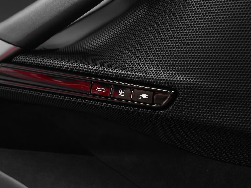 2023 Ferrari SF90 Stradale Base
