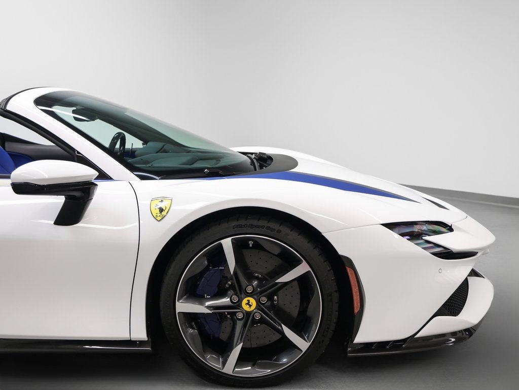 2025 Ferrari SF90 Spider Base