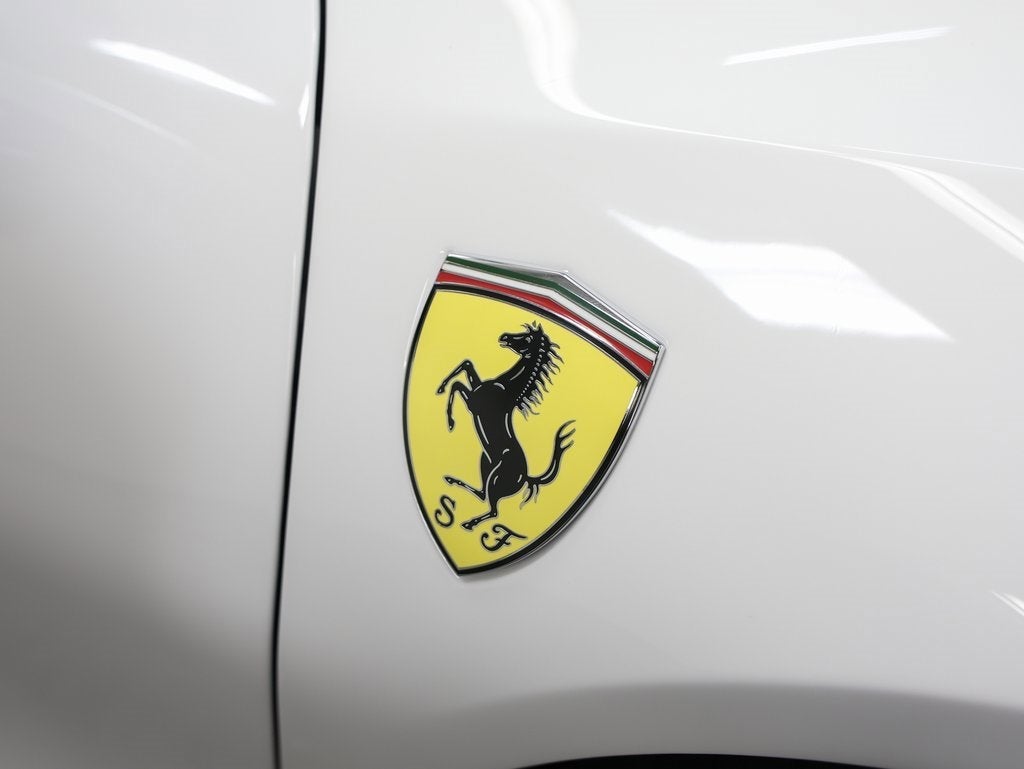 2025 Ferrari SF90 Spider Base