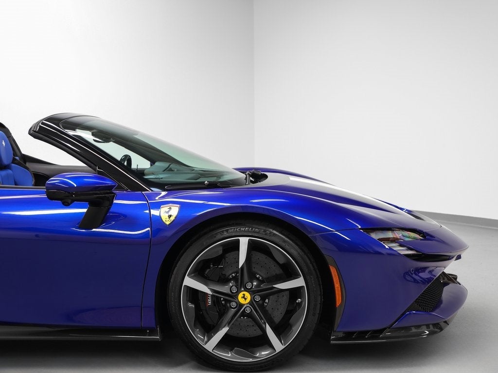 2023 Ferrari SF90 Spider Base