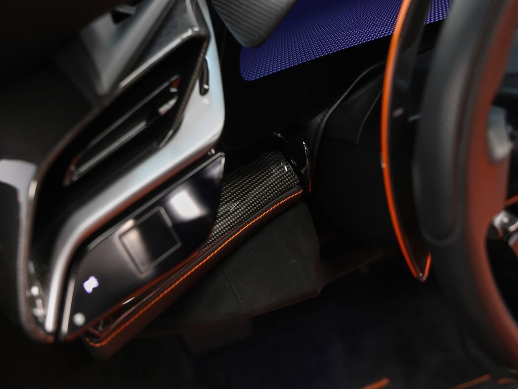 2023 Ferrari SF90 Spider Base