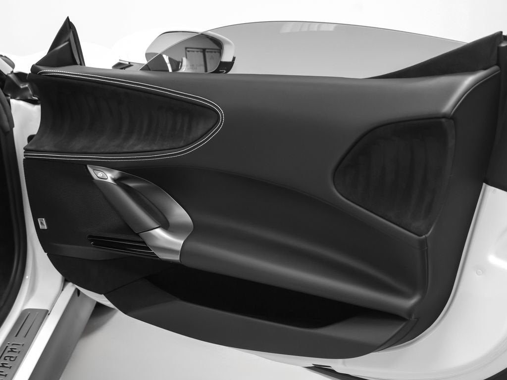 2024 Ferrari SF90 Spider Base