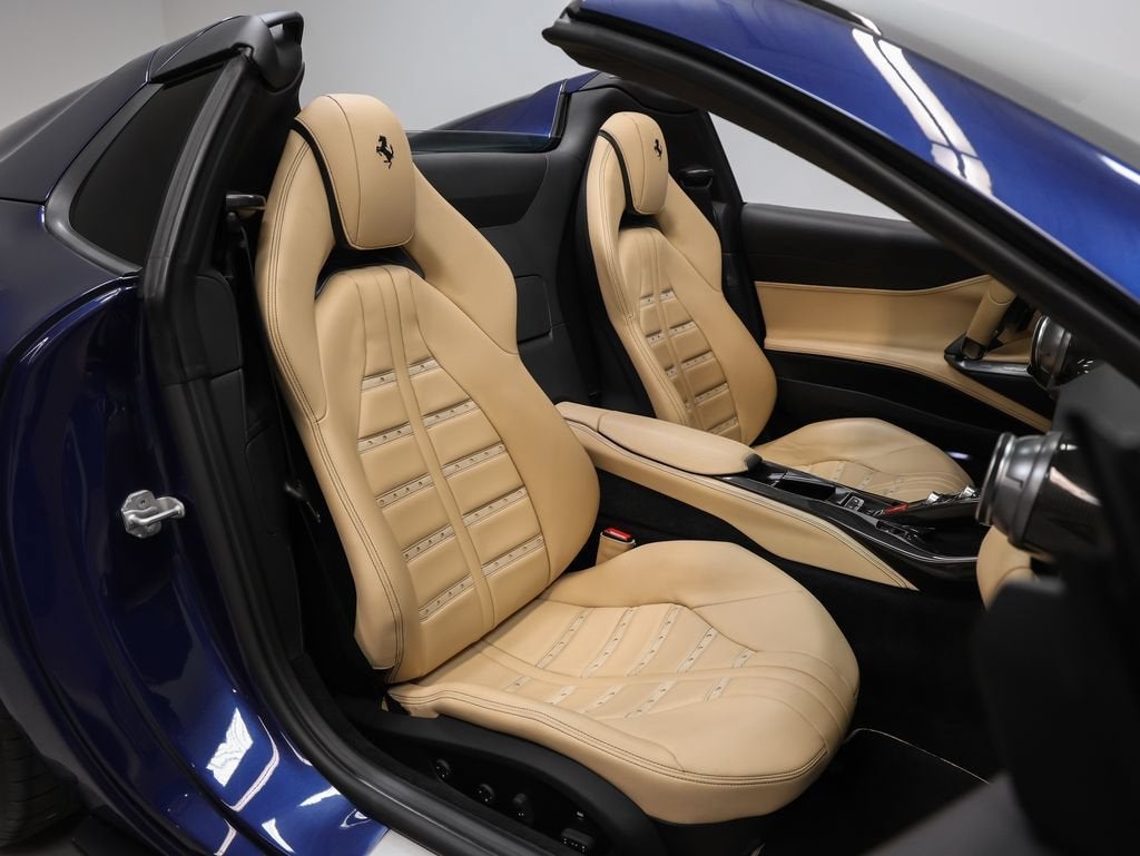 2021 Ferrari 812 GTS Base